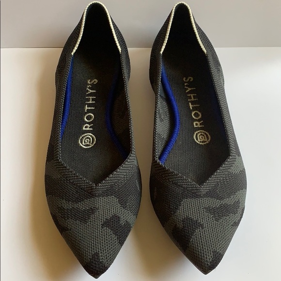 rothys dark camo point